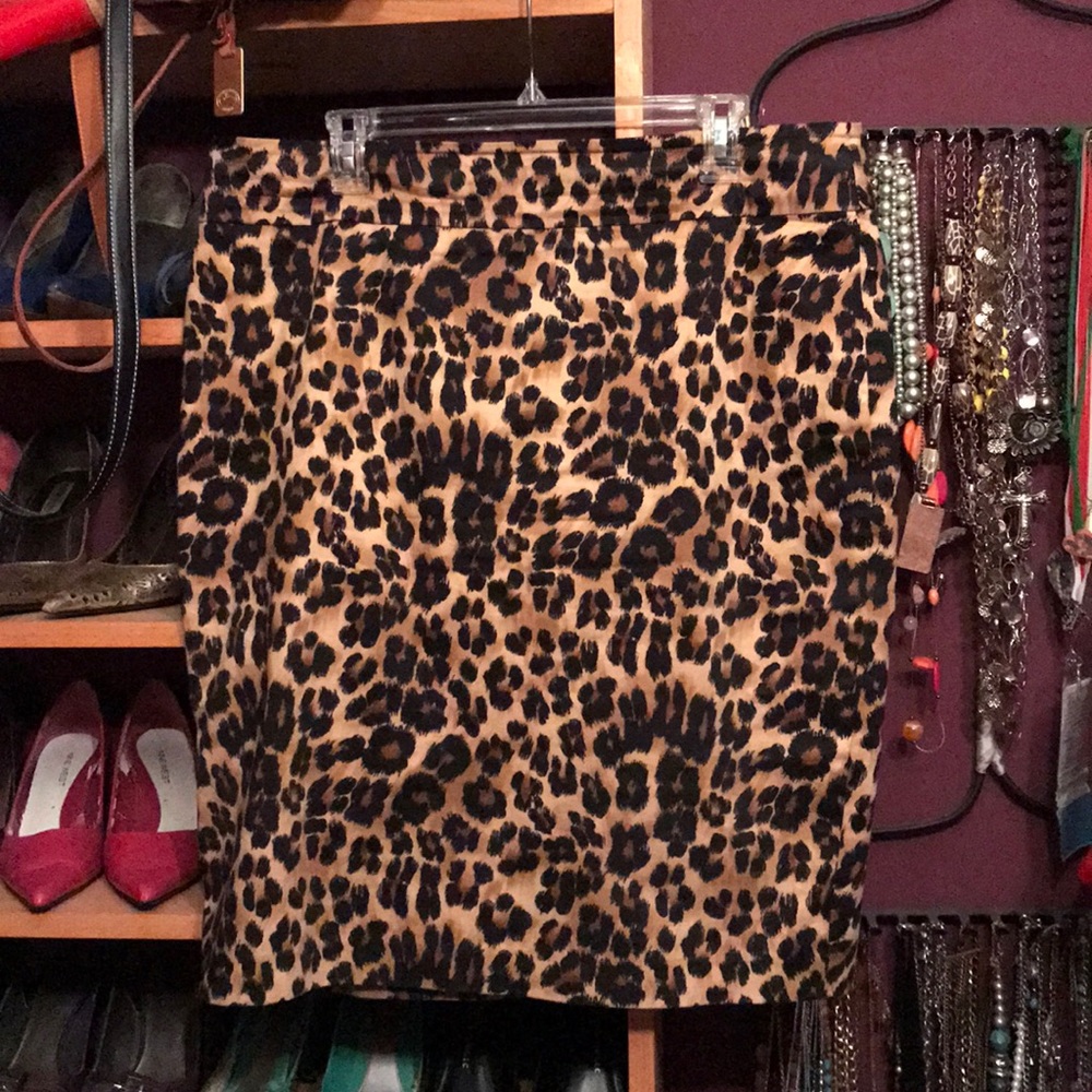 Leopard print pencil skirt